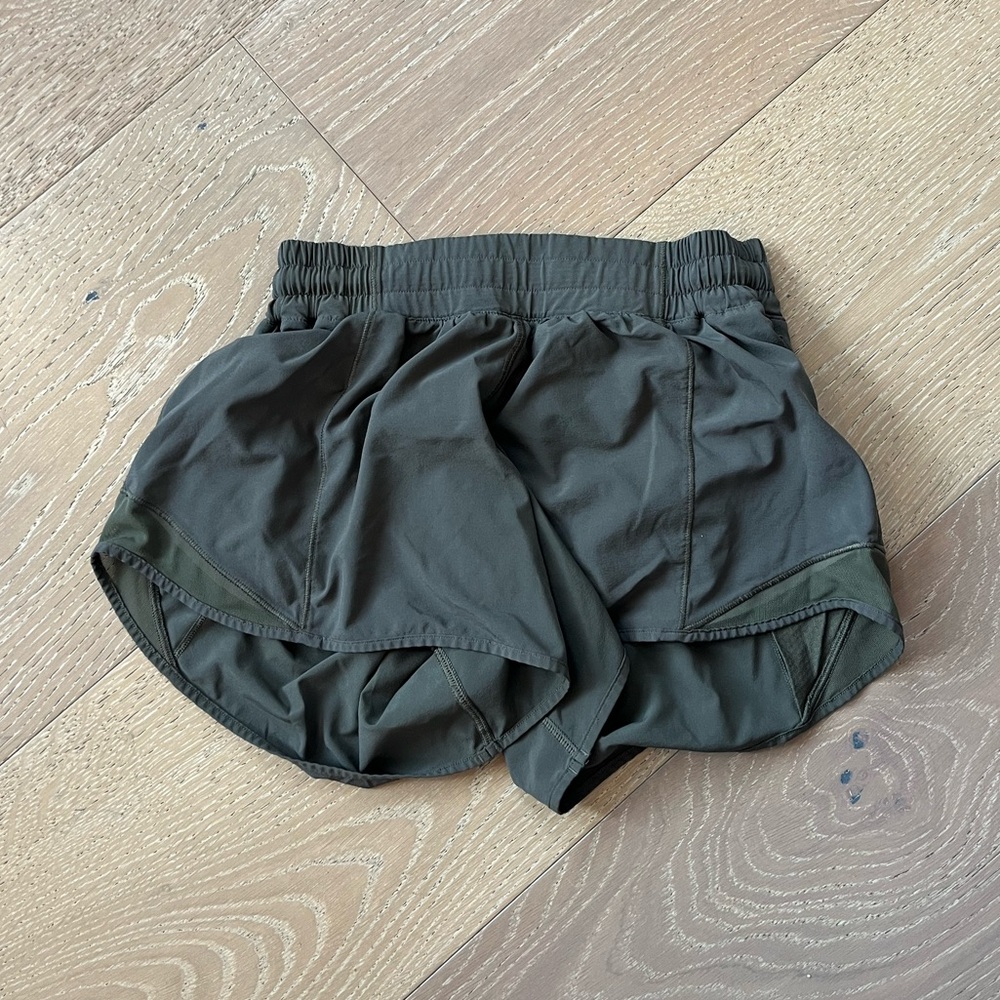 Lululemon Hotty Hot High Rise 4” shorts